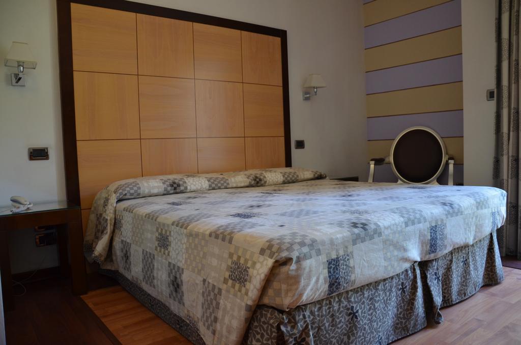 Regent Beach Hotel & Apartments Реджо ди Калабрия Екстериор снимка