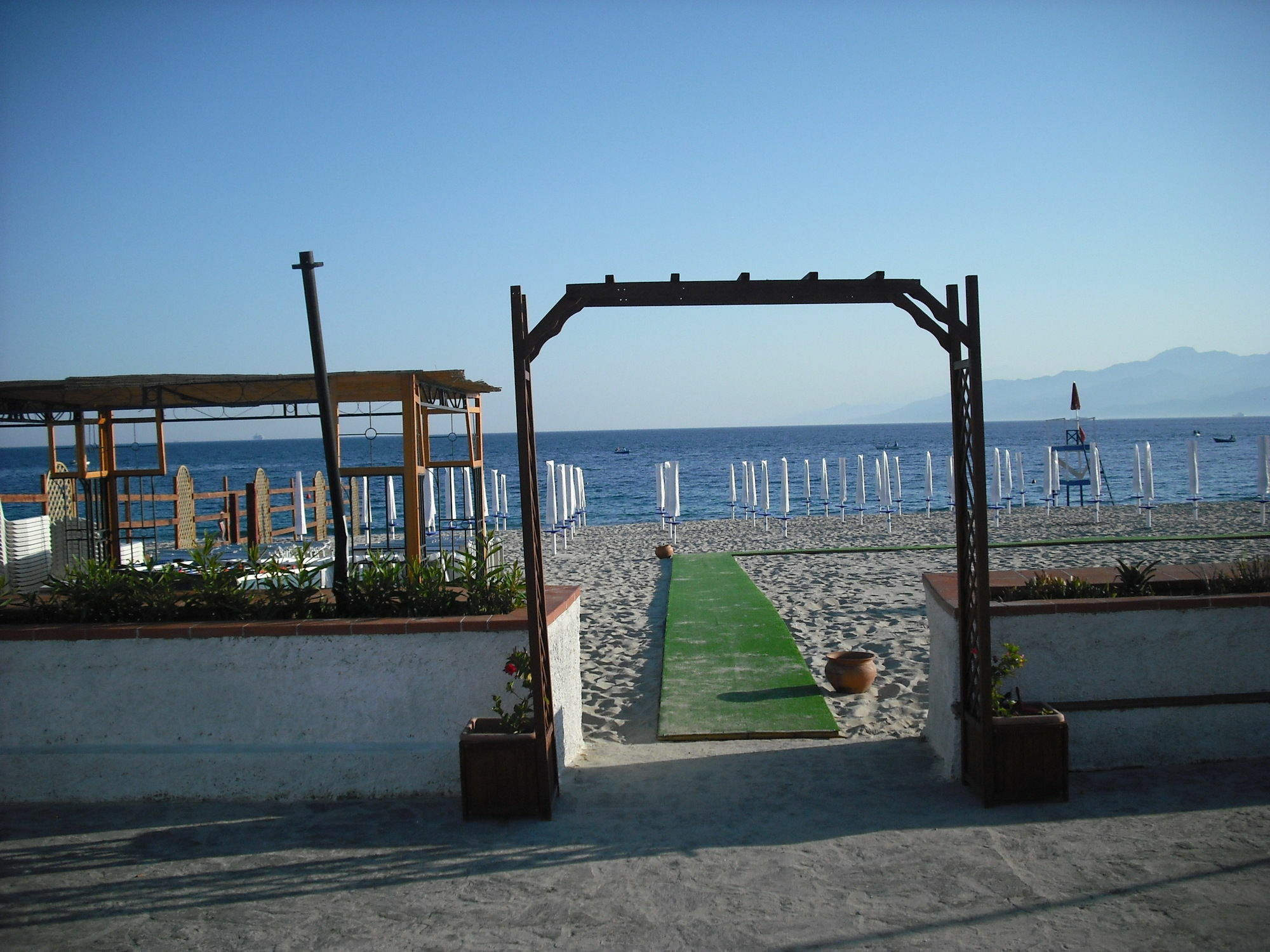 Regent Beach Hotel & Apartments Реджо ди Калабрия Екстериор снимка