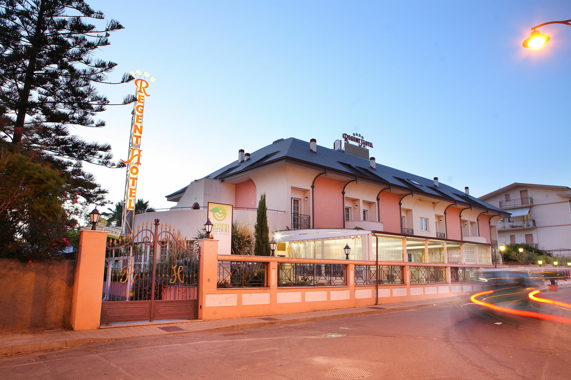Regent Beach Hotel & Apartments Реджо ди Калабрия Екстериор снимка